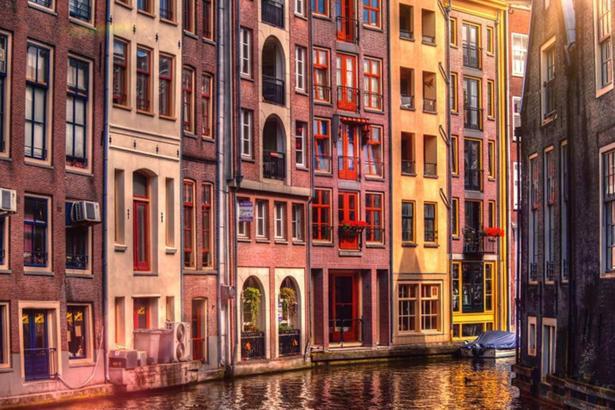 Hollanda'nın birbirinden değişik ve harika mimari yapıları
