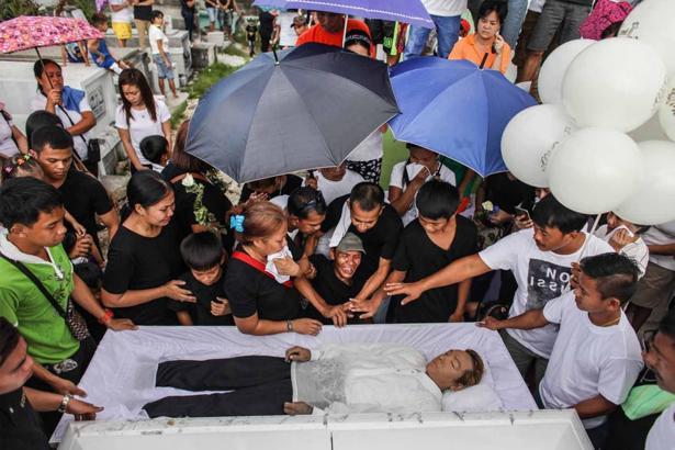 Filipinler'deki 'uyuşturucu savaşı'nı anlatan 11 trajik fotoğraf