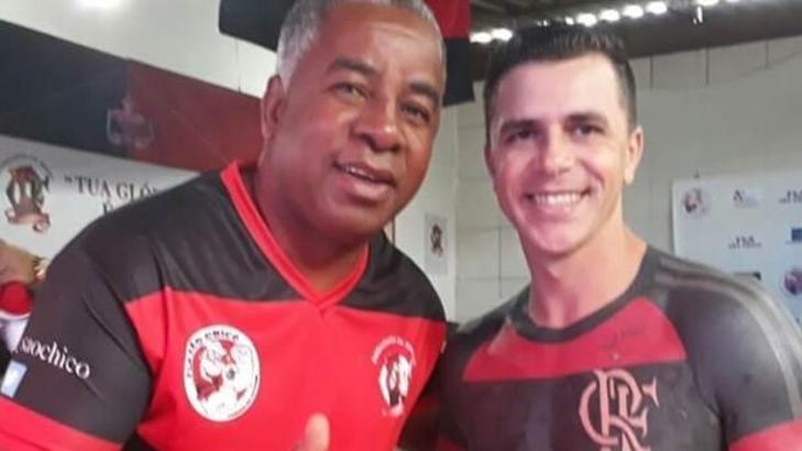 Flamengo formasını vücuduna dövme yaptırdı