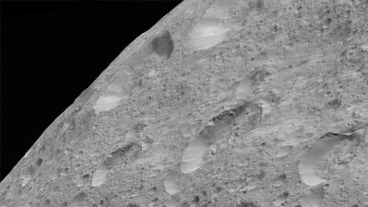 Cüce gezegen Ceres'in yakından çekilmiş fotoğrafları heyecanlandırıyor