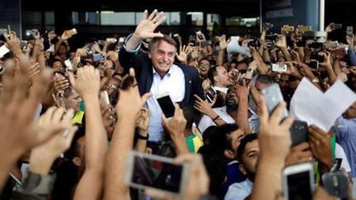 Brezilya'da siyasete futbol karıştı: Düşene bir vole de Jair Bolsonaro'dan!