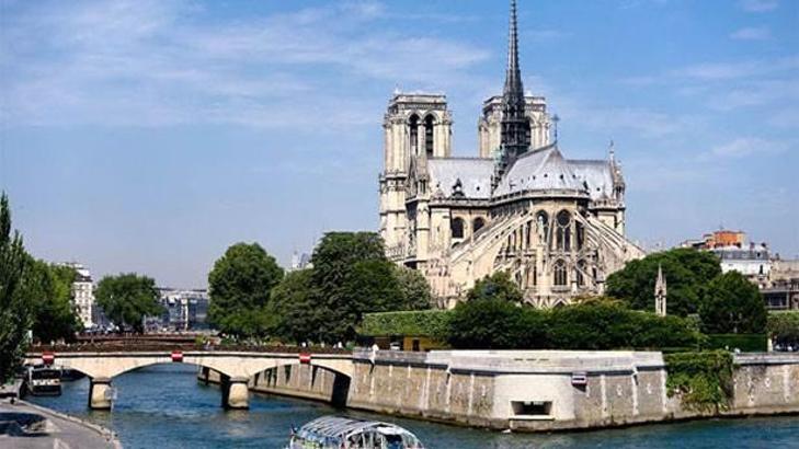Bin yıllık bir tarih: Notre Dame de Paris