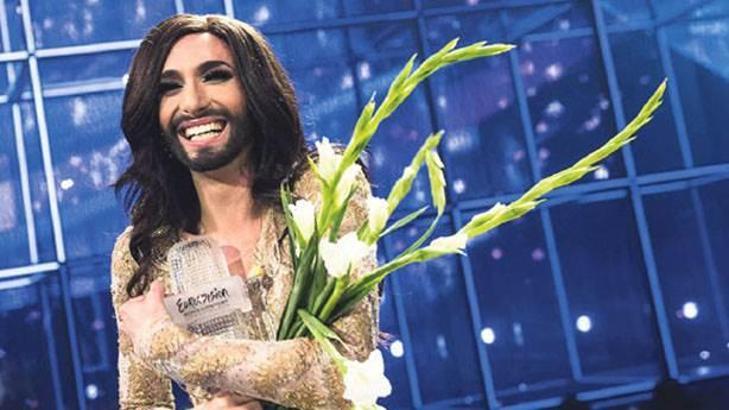 Eurovision birincisi Conchita Wurst'a 'HIV pozitif' şantajı