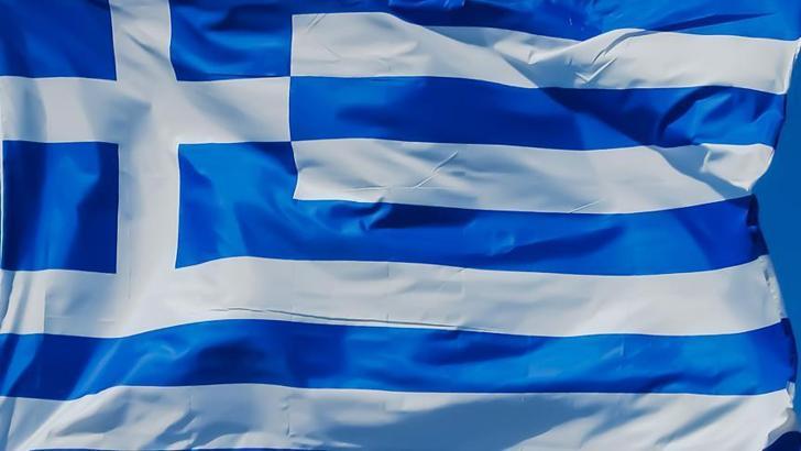 Yunanistan büyüme beklentisini artırdı