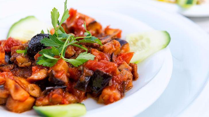 Közlenmiş patlıcan salatası tarifi