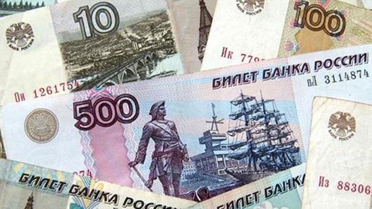 'Ruble, dolar karşısında zayıflayacak'