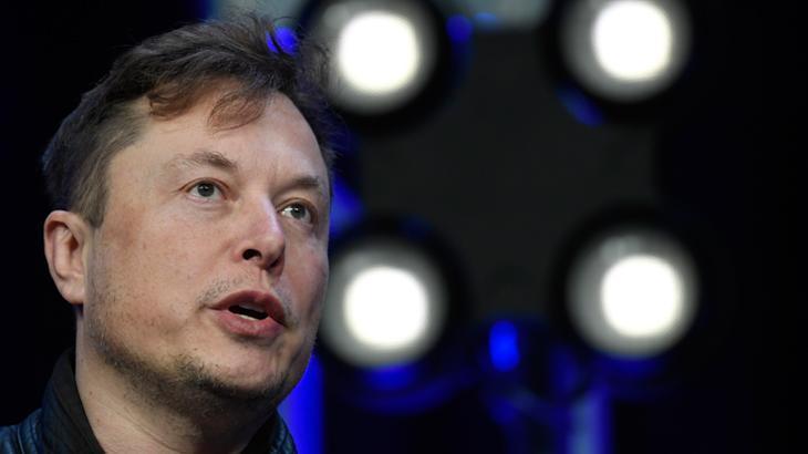 Elon Musk, Twitter'ın tamamına talip oldu