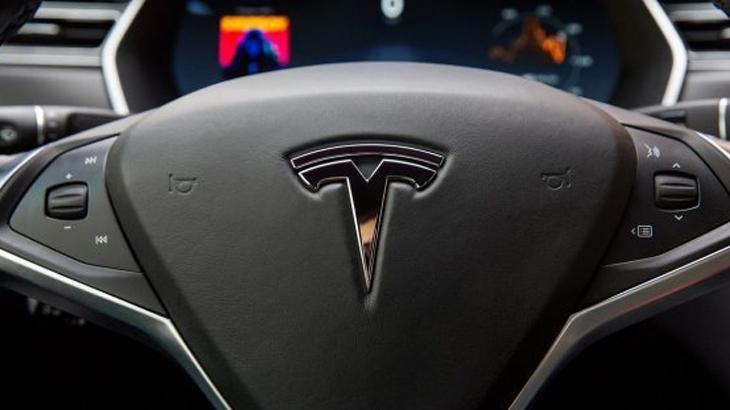 Tesla'nın piyasa değeri 125 milyar dolar azaldı