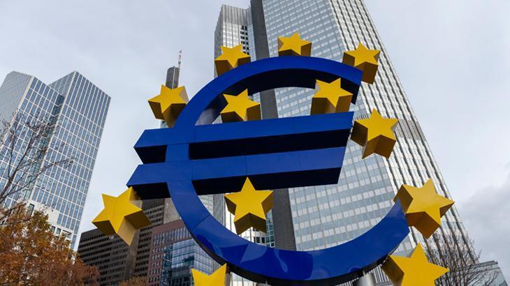 Euro Bölgesi’nde sanayi üretimi beklentiyi aştı