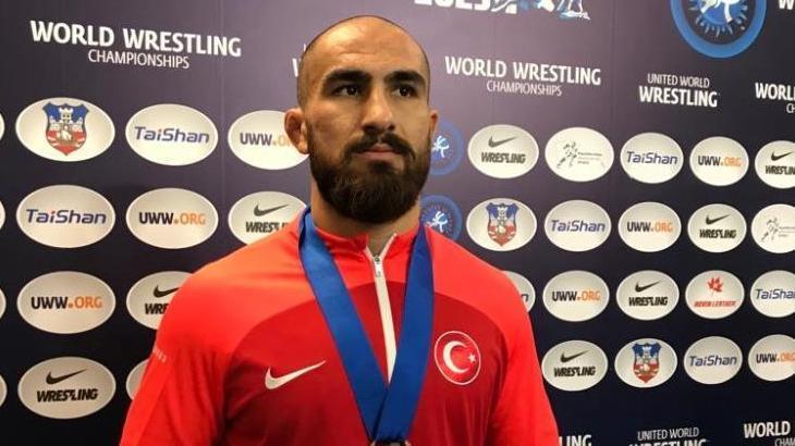 Türk güreşinin dünya şampiyonalarında 200. madalyası Feyzullah Aktürk'ten
