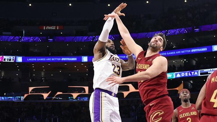 Los Angeles Lakers, Cleveland Cavaliers'ı farklı geçti!