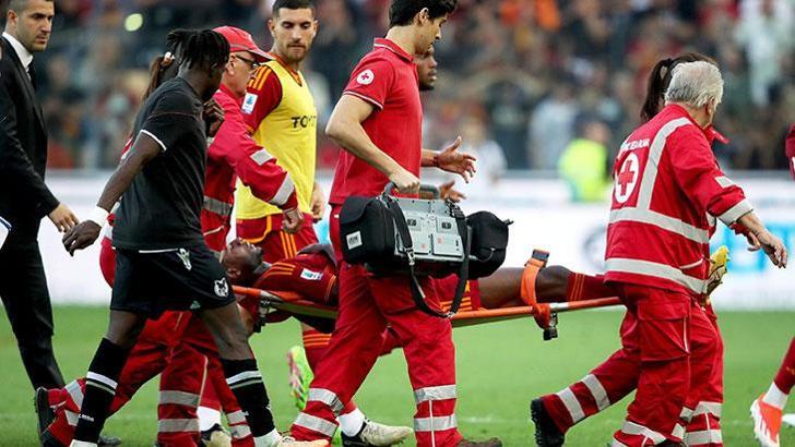 Udinese - Roma maçında Evan N'Dicka yere yığıldı! Maç tatil edildi