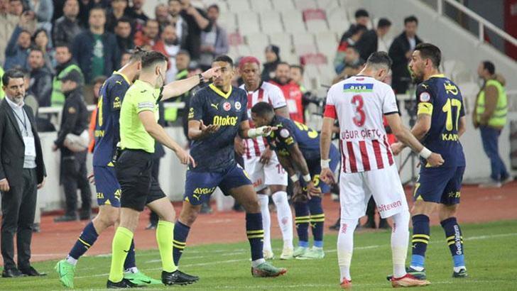 Tümer Metin'den Sivasspor-Fenerbahçe maçı sonrası VAR tepkisi: Kanun değil ki!