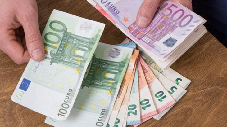 Alman hükümeti büyüme tahminini yükseltti