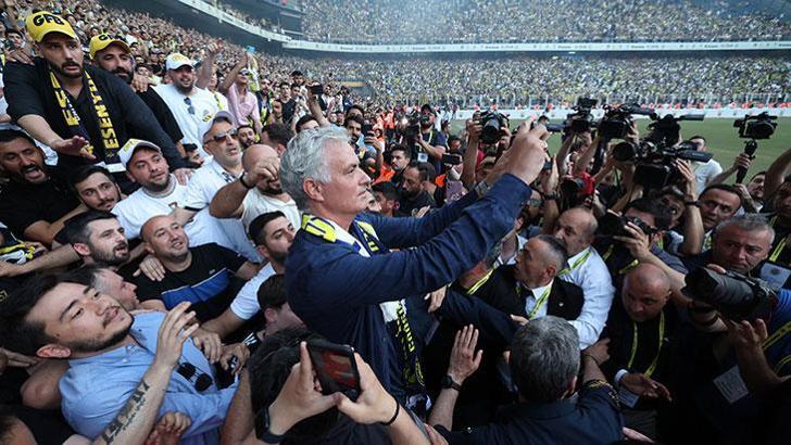 Fenerbahçe'nin Mourinho imzası Avrupa basınında: Çılgın kalabalık