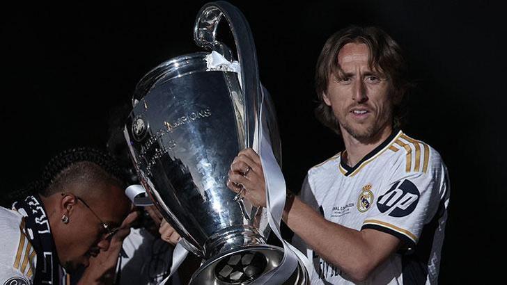 Luka Modric 1 yıl daha Real Madrid'de!