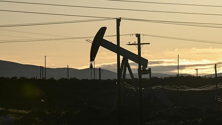 Goldman, 2025 yılı petrol tahminini düşürdü