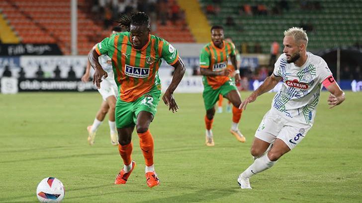 Alanyaspor - Rizespor maçından kareler