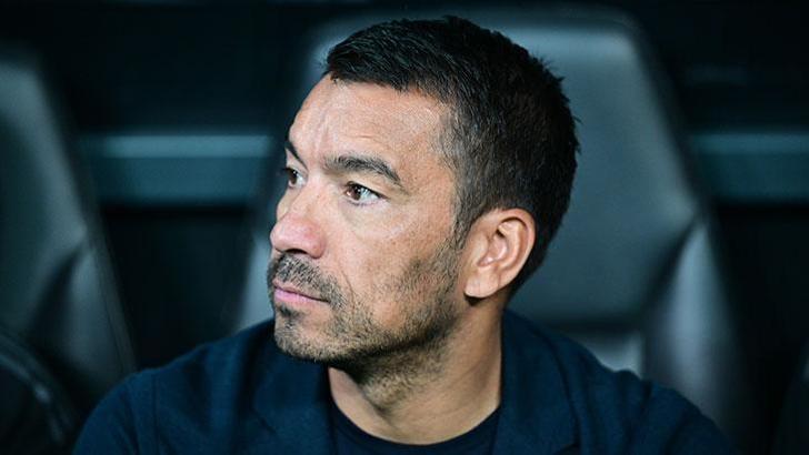 Giovanni van Bronckhorst'tan taraftara ıslık tepkisi!