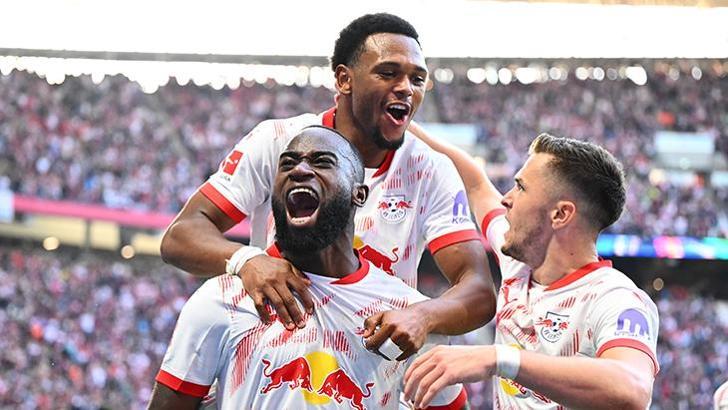 RB Leipzig, Freiburg engelini 3 golle geçti!