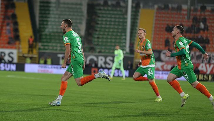 Alanyaspor ikinci yarıda 3 puana uzandı!