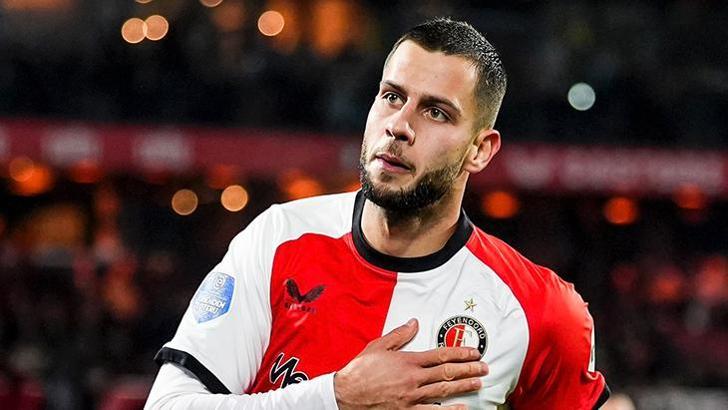 7 gollü maçta Feyenoord, Heracles'i devirdi!