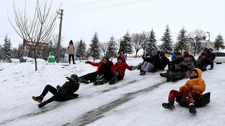 Bugün kar tatili olan okullar hangisi, 23 Aralık 2024 hangi il ve ilçelerde okullar tatil? Bingöl'de okullar tatil edildi mi?