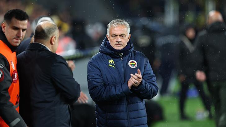 Fenerbahçe açıkladı! Jose Mourinho safra kesesi operasyonu geçirdi