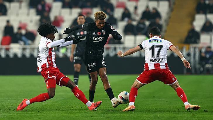 Sivasspor - Beşiktaş maçından kareler