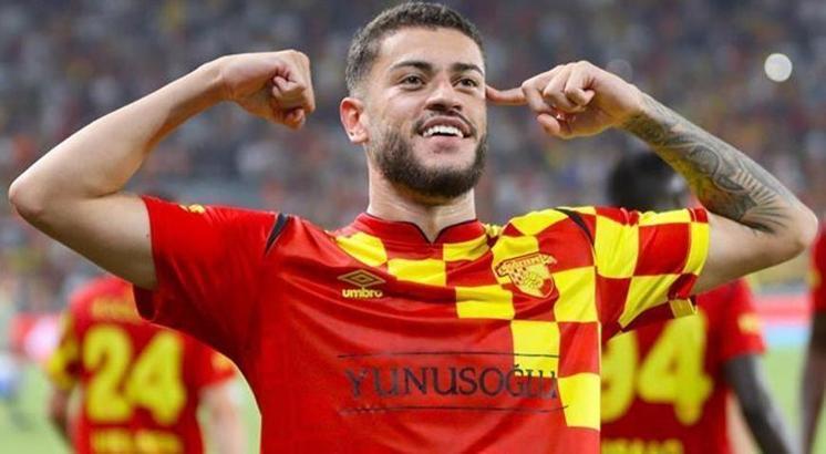 Göztepe, Romulo'nun satın alma opsiyonunu kullandı! Bir de transfer