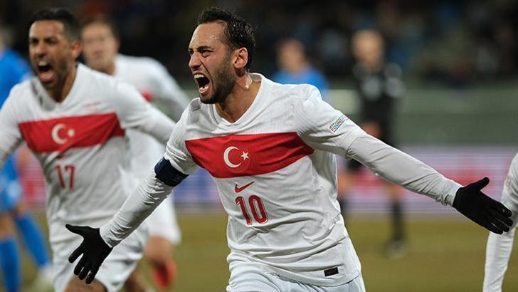 Hakan Çalhanoğlu'dan Dünya Kupası sözleri! 'Hasrete son verecek bir jenerasyon olduğumuzu düşünüyorum'