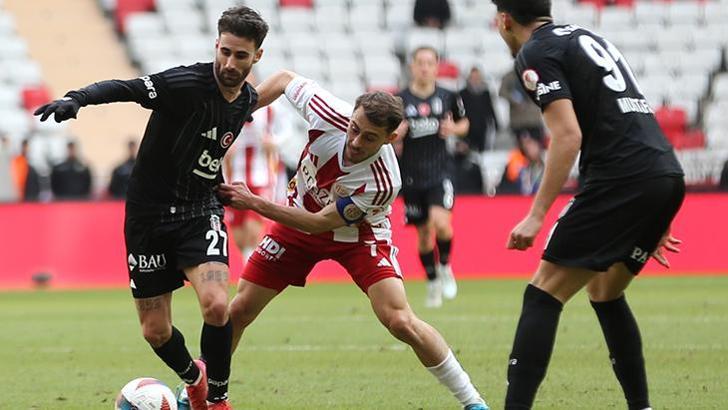 Beşiktaş'ta Rafa Silva gollerine devam ediyor!