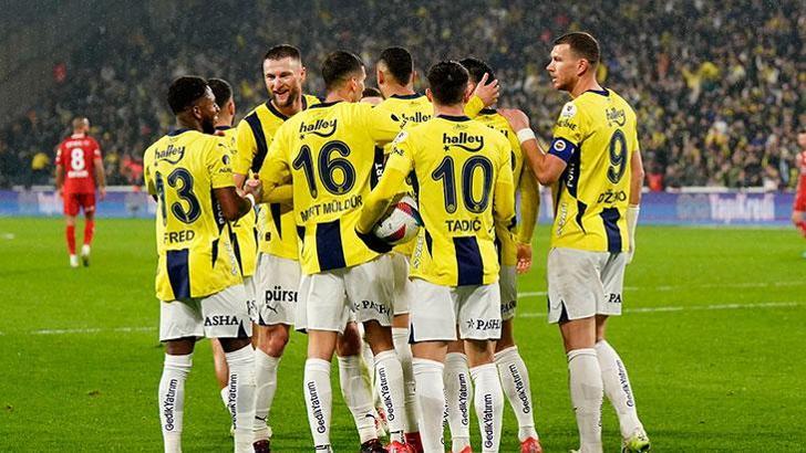 Tayfun Bayındır: 40 yıllık Fenerbahçeli gibi oynuyor