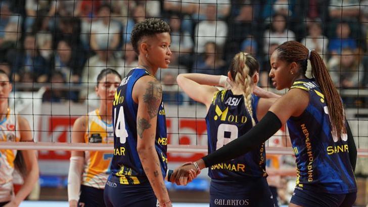 Sultanlar Ligi'nde normal sezonun lideri Fenerbahçe Medicana!