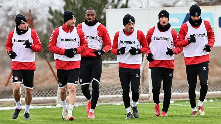 Sivasspor'da Adana Demirspor mesaisi devam etti!