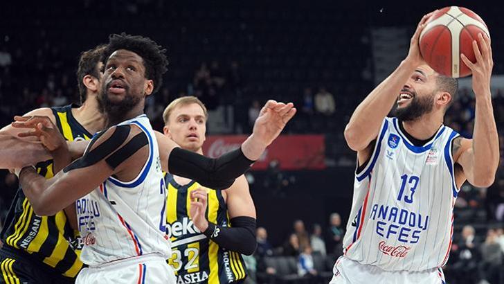 Anadolu Efes - Fenerbahçe Beko maçından kareler