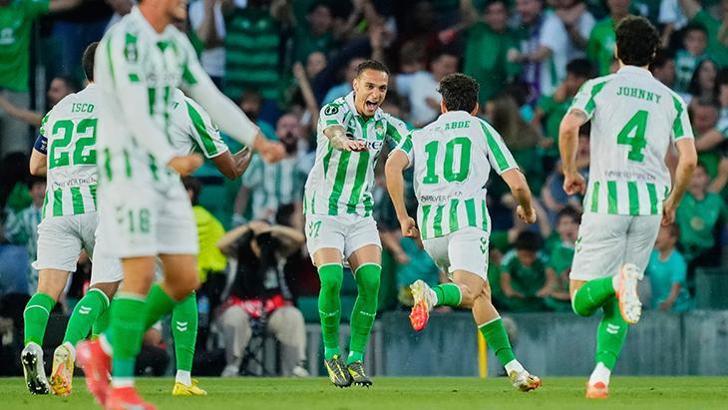Real Betis, yarı finalde Fiorentina engeline takılmadı!