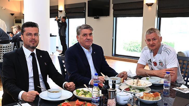 Beşiktaş'ta derbi öncesi Ümraniye çıkarması! Serdal Adalı'dan futbolculara mesaj