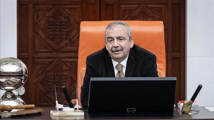 Sırrı Süreyya Önder'in vefatı sonrası hastane önüne sevenleri akın etti