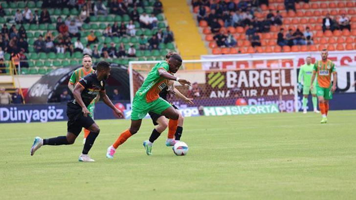 Alanyaspor - Kayserispor maçından kareler
