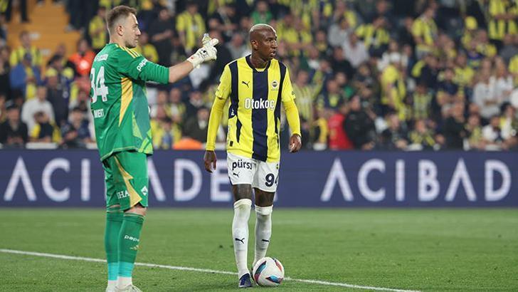 Beşiktaş'a Mert Günok'tan kötü haber!