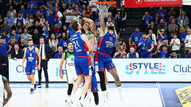 Anadolu Efes'ten Final Four'a bir adım kala