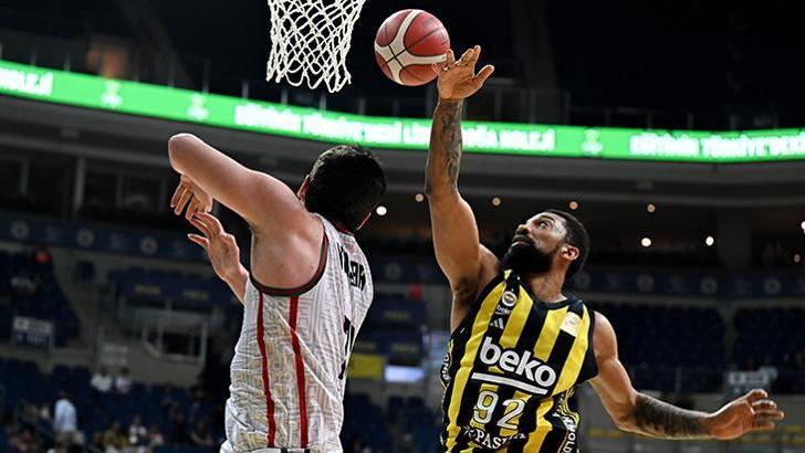 Fenerbahçe Beko evinde Karşıyaka engelini aştı