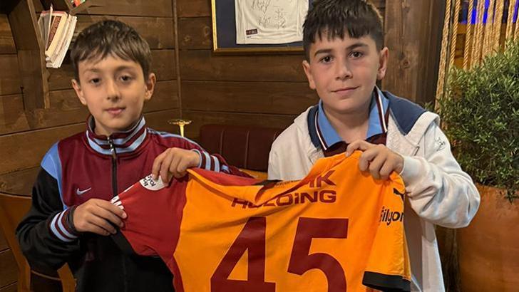 Osimhen’in formasını alan Trabzonsporlu çocuktan formayı bir koleksiyoner aldı
