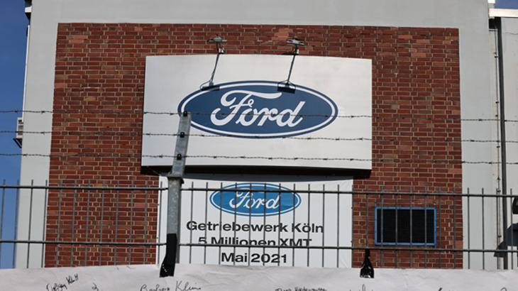 Almanya'da Ford fabrikası işçileri greve gitti