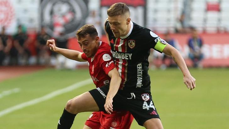 Antalyaspor - Gaziantep FK maçından kareler