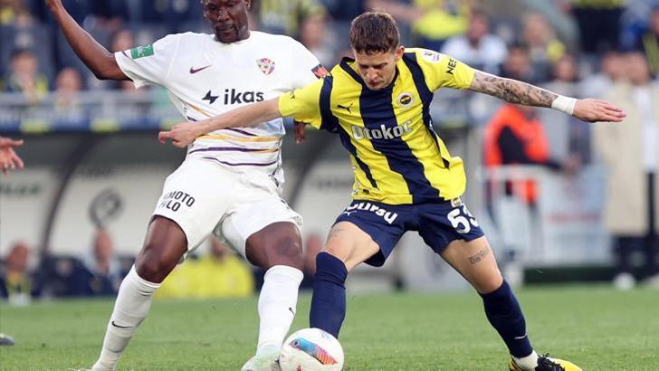 Fenerbahçe'de Sebastian Szymanski'ye talip çıktı!