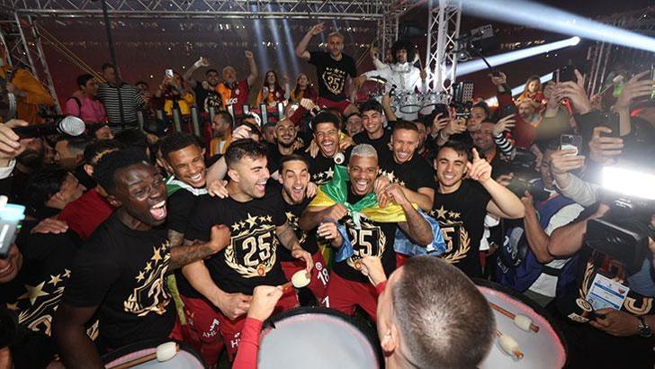 Galatasaray, şampiyonluk kupasını Yenikapı'da alacak!