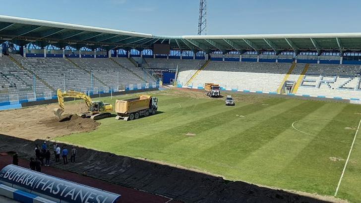 Erzurumspor FK'nın stadında hibrit çim dönüşümü!
