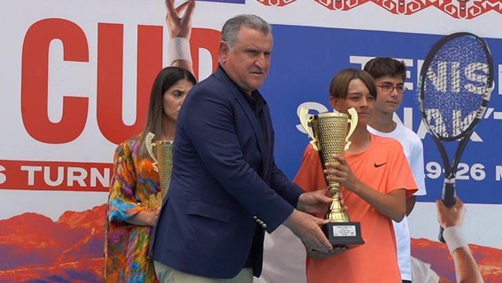 Bakan Bak: Şırnak yaklaşık 5 bin 600 tenis sporcusuna sahip